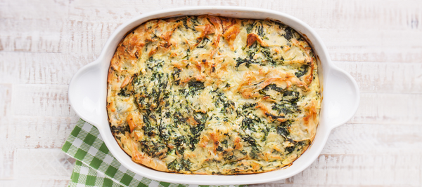 Travessa com quiche de espinafres e ricota